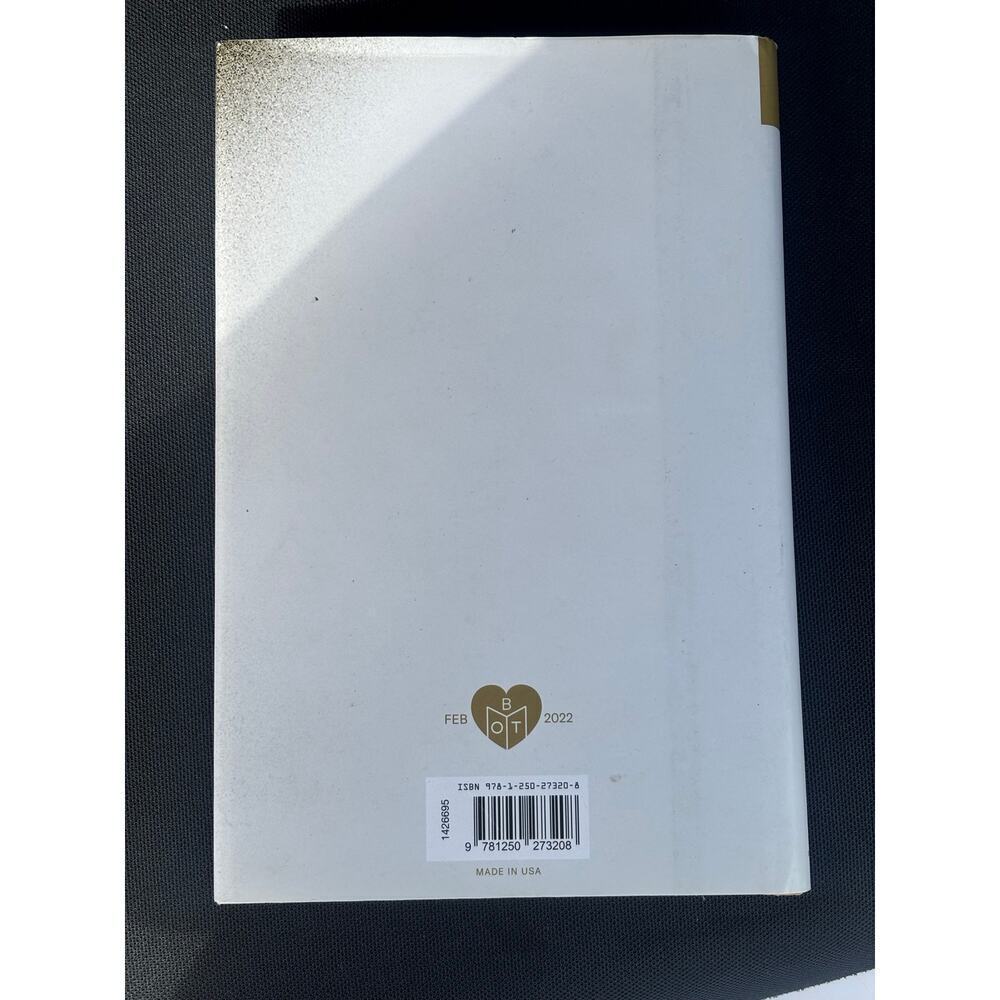 The Golden Couple Greer Hendricks Sarah Pekkanen Hardcover Novel - Picture 2 of 2